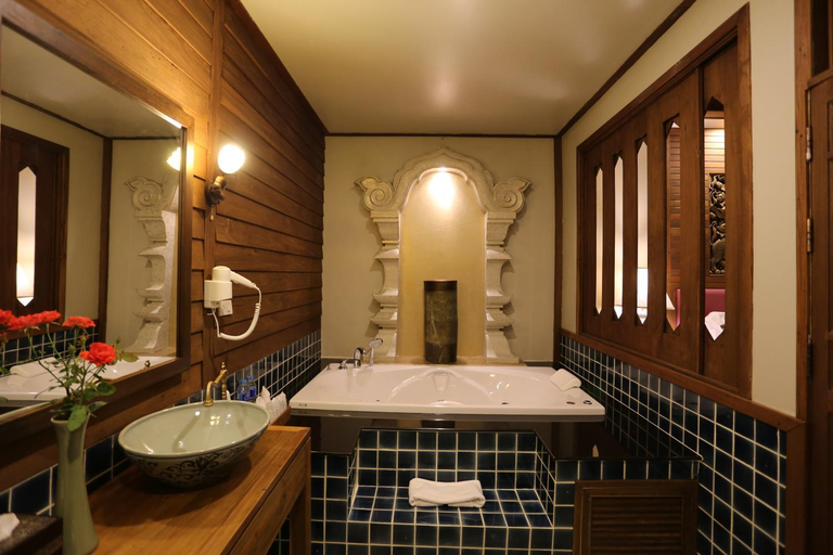 Bathroom 29