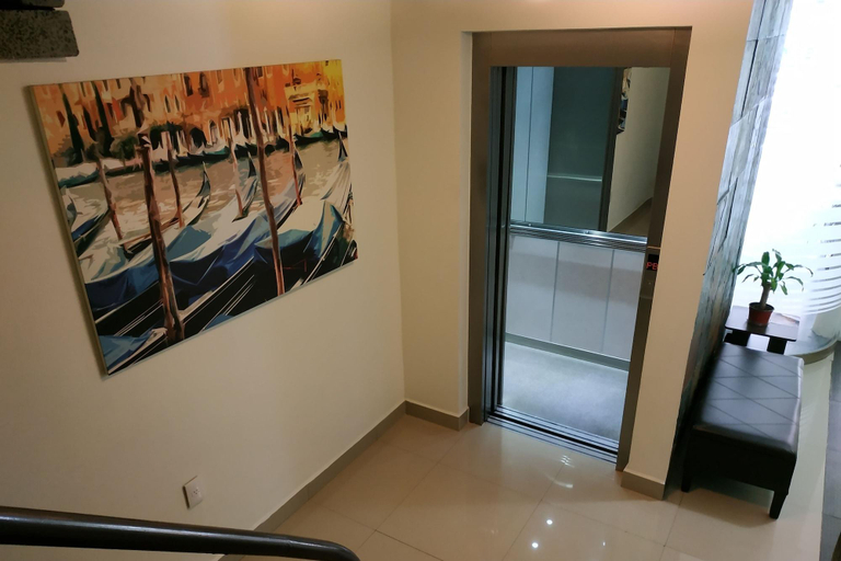Others 5, Grupo Kings Suites Alfredo de Musset, Mexico City