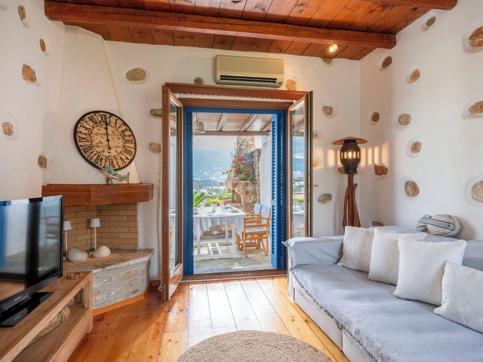 Others 5, Paros' slice of Paradise, South Aegean