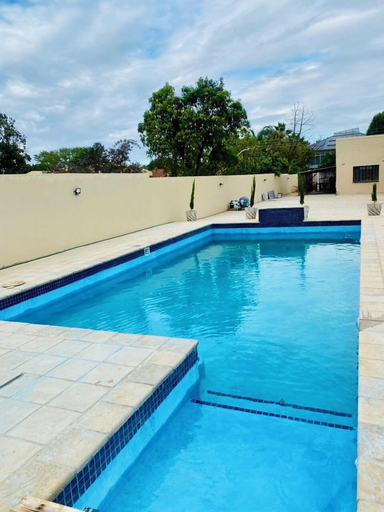 Pool, The Residence Hills Lodge, Harare