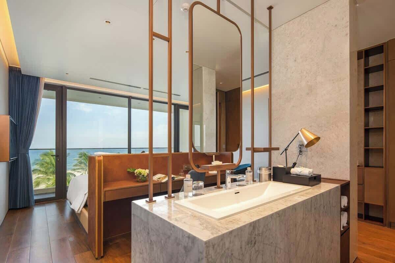 Bathroom 4, Beachfront Luxury Villa: Your Private Paradise, Da Nang