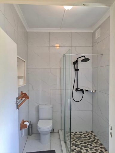 Others 3, Mino Guest House, Umgungundlovu