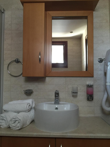 Bathroom, Hani Inn, Peloponnese