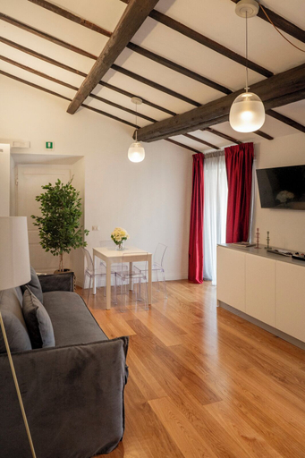 Others 4, The Place Home, Rome