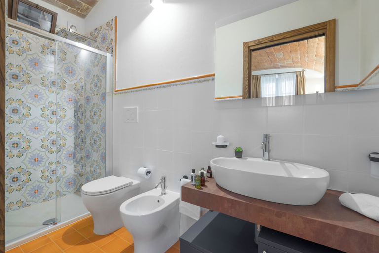 Bathroom 4, Le Volte Apartment Pool, Wifi In Monteriggioni, Siena