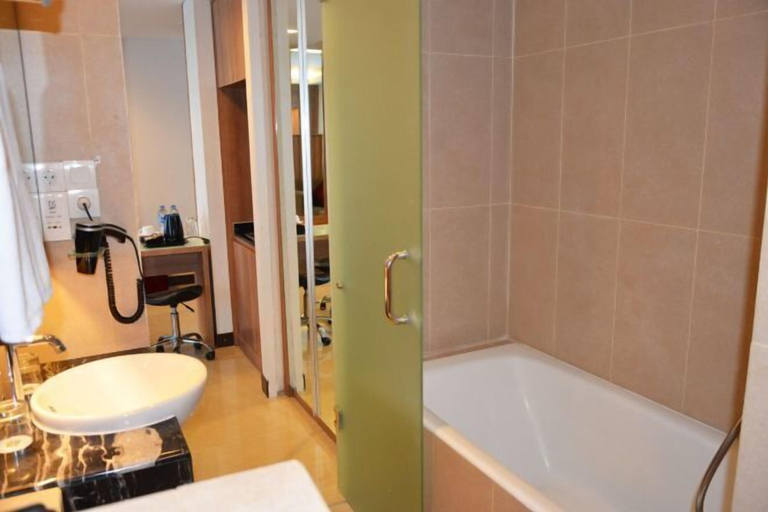 Bathroom 26