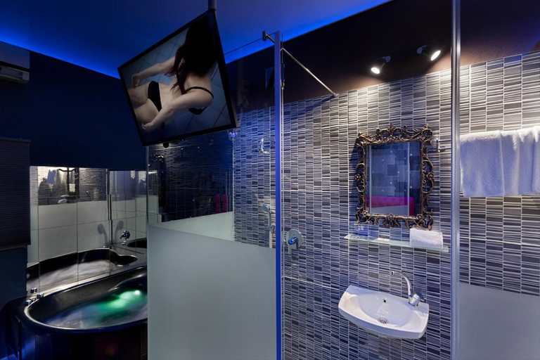 Others 5, Metro Elegance Suites