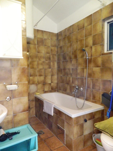 Bathroom 5, Ria 2, Baška Voda