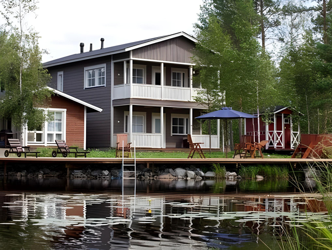 Exterior & Views