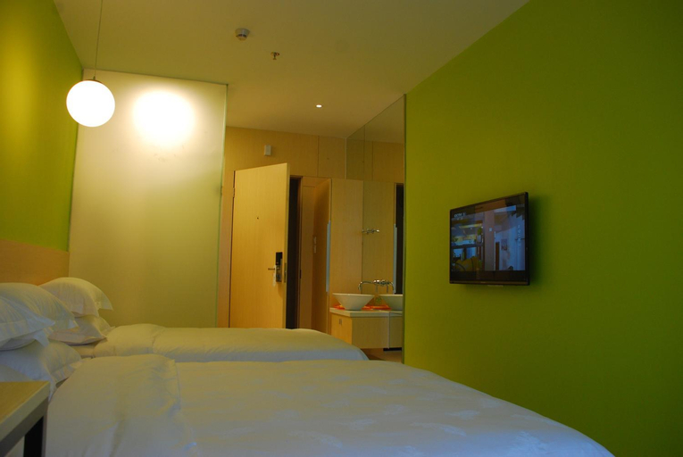 Bedroom 17