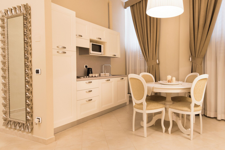 Others 4, Residenza Marchesi Pontenani, Florence