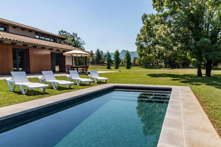 Sport & Beauty 2, La Solfa casa aislada con piscina y jardin, Girona