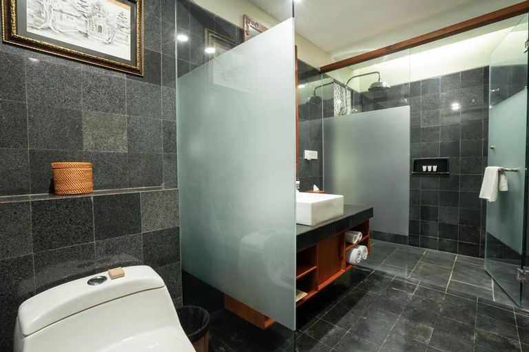 Bathroom 8