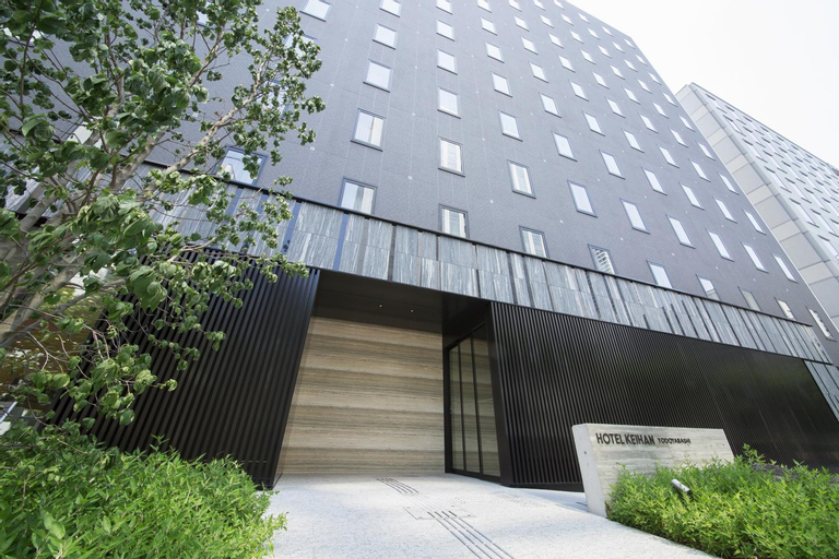 Exterior & Views 28