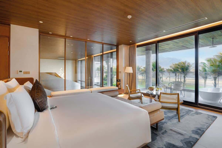 Bedroom 3, All Inclusive Luxury: Private Beachfront Paradise, Da Nang