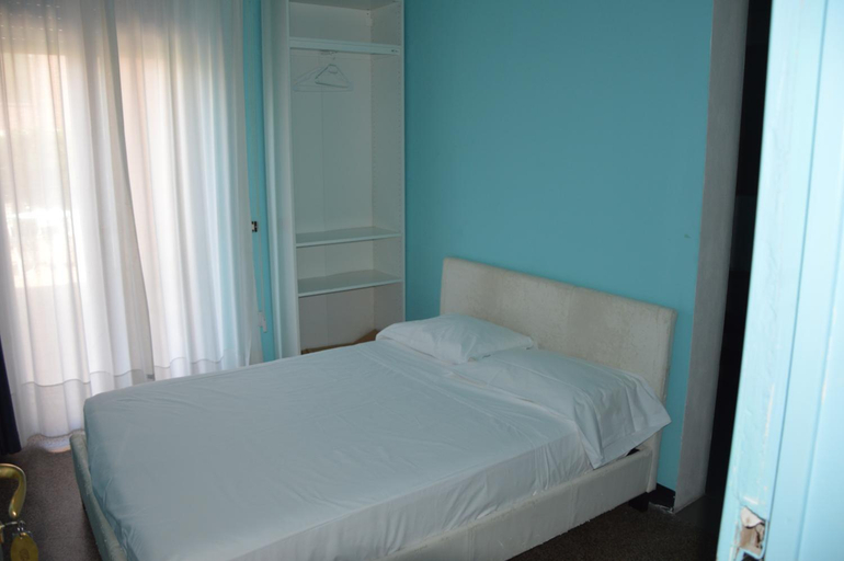Bedroom 3, Hotel Doria, Genova