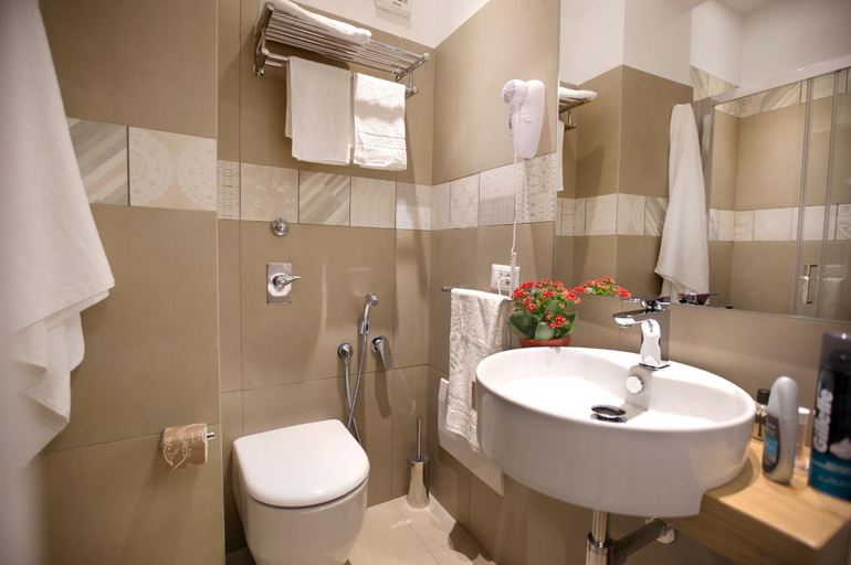 Bathroom 2, Appartamenti Trapani In, Trapani