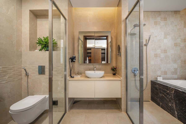 Bathroom 3, 8BR Beachfront Eden: Luxury Events & Getaways, Da Nang
