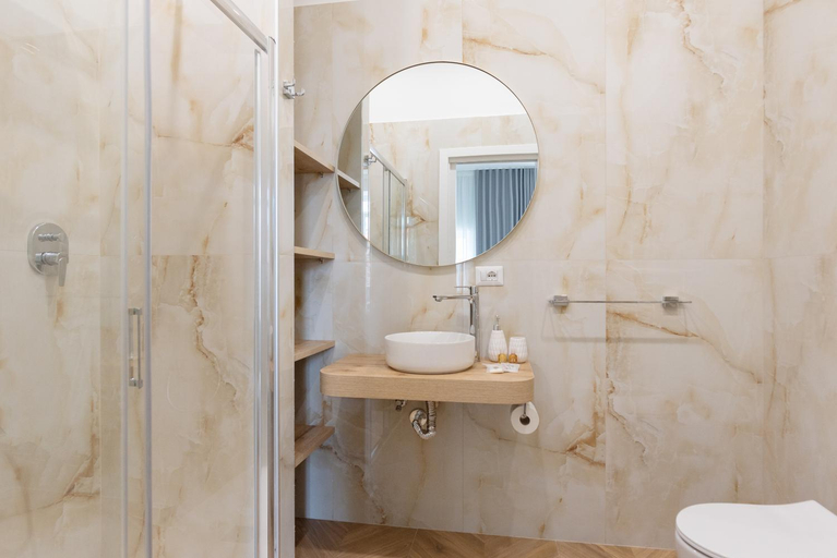 Bathroom 4, La cle de la maison, Napoli
