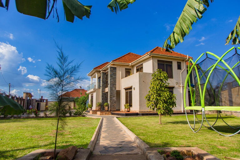Others 4, Blanket Suites, Jinja