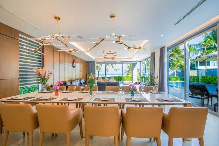 Food & Drinks, Oceanfront Elegance: 7-br Villa in Luxury Resort, Da Nang
