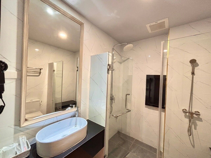 Bathroom 4, The Essence HOTEL Chanthaburi, Muang Chanthaburi