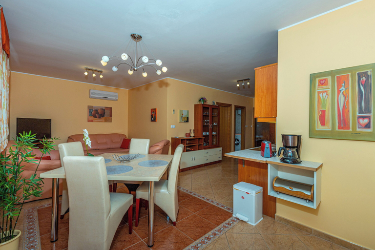 Others 5, Apartman Mira, Crikvenica
