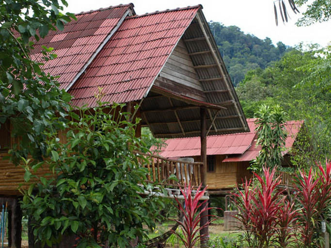 Exterior 14