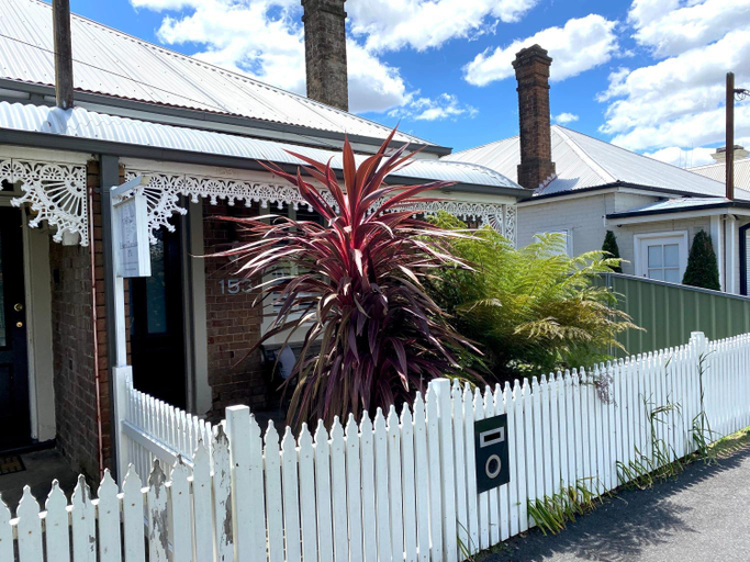 Exterior & Views 1, The Edward Townhouses 151 & 153, Orange