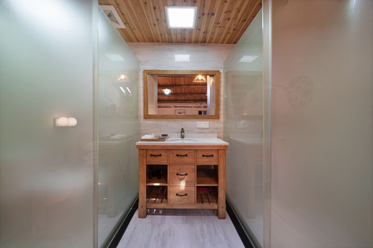 Bathroom 4, Pingtan Travel Notes Cat Head, Fuzhou