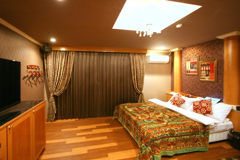 Bedroom 11