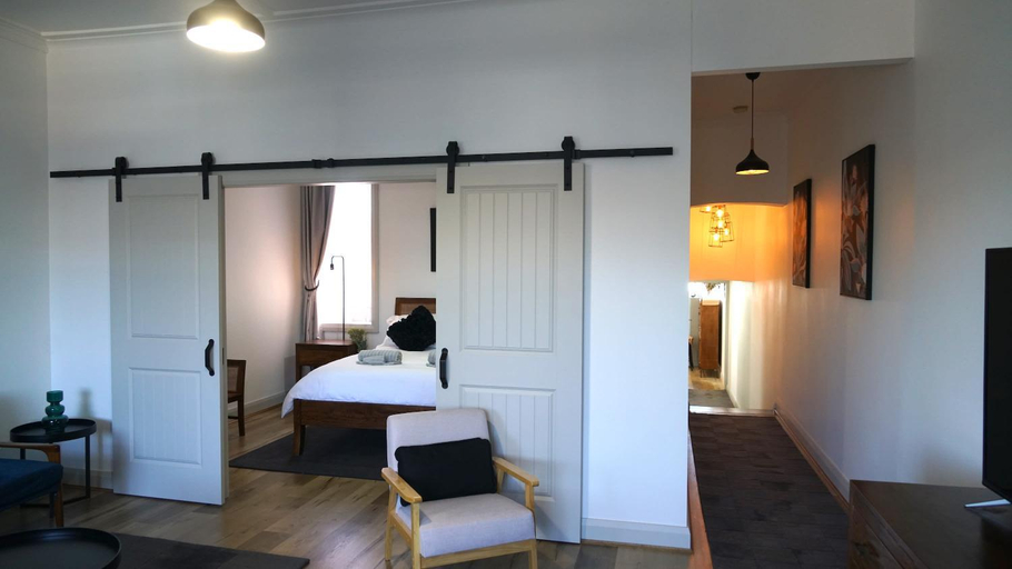 Bedroom 1, Stay on Summer - CBD Apartment, Orange