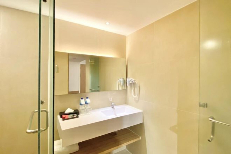 Bathroom 11