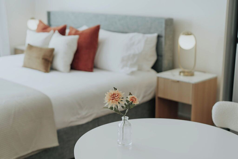 NEW Minimalist & Clean Apt in Downtown SLC, Salt Lake