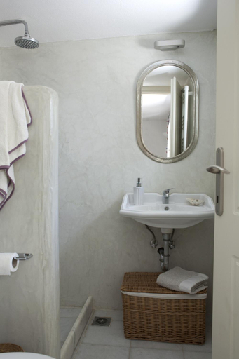 Bathroom 3, Sea Paros Holiday Villa with panoramic views over Naoussa bay, South Aegean