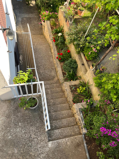 Others 5, Apartments Despotovic, Vis