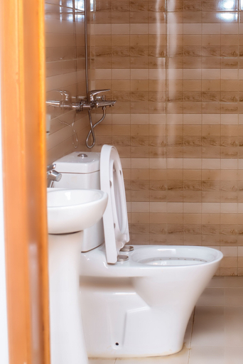 Bathroom 3, Martin Aviator Apartment, Kicukiro