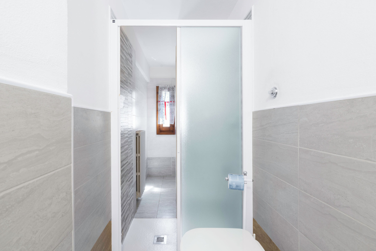 Bathroom 4, Chiara Apartment In Porta San Frediano, Florence