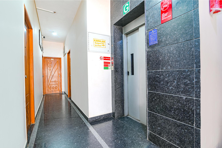 Public Area 2, FabHotel VRJ Residency, 500M from Chennai Trade Center, Chennai