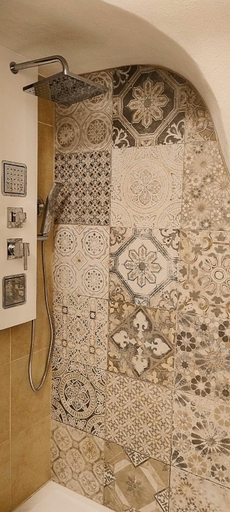 Others 5, Residenza al Castello, Mantua