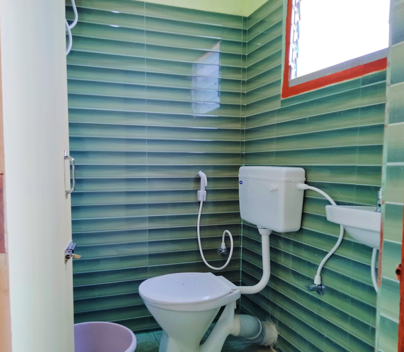 Bathroom, British Cliff Club Hotel Kodaikanal, Dindigul