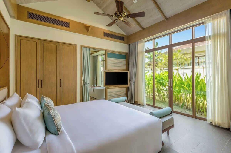 Bedroom 3, Luxe 5BR Villa: Beachfront Breakfast Pool, Da Nang