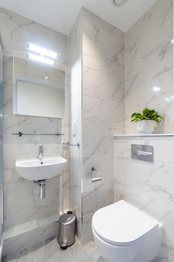 Bathroom 2, Stoneybatter Place, Dublin