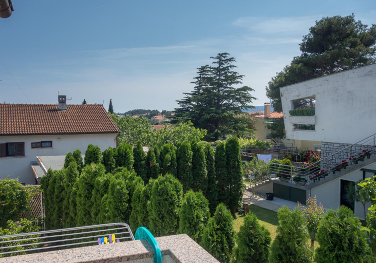 Others 4, Rooms Stolfa, Krk