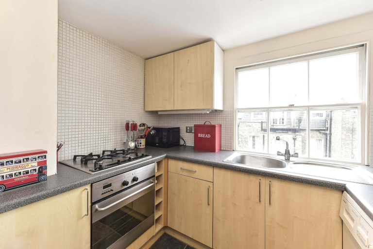 Others 3, Smart 2 bedroom flat near Pimlico Tube, London