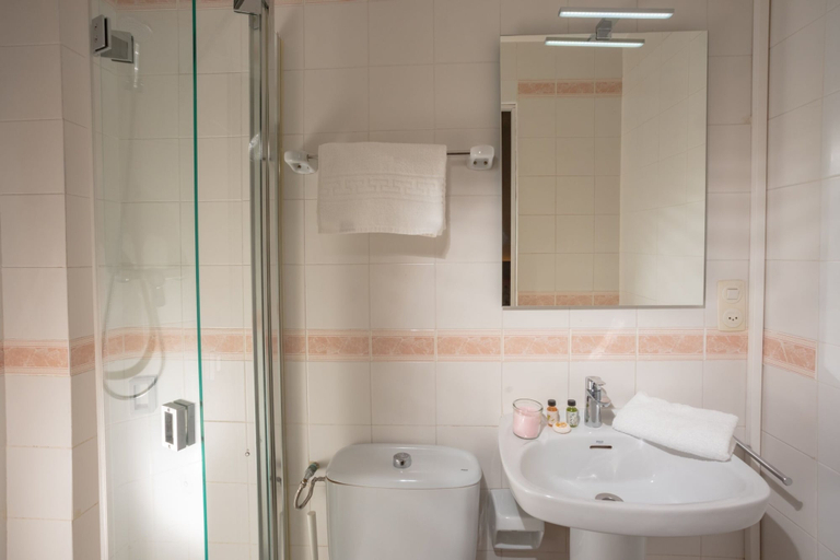 Bathroom 3, Antonios Hostal, Barcelona