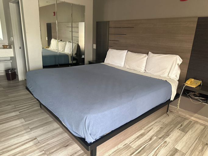Bedroom 3, Blue Diamond Inn, Houston