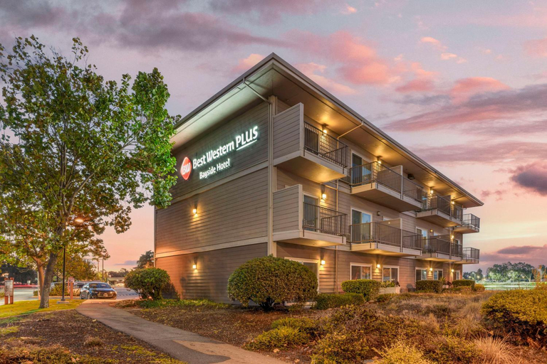 Exterior & Views 30