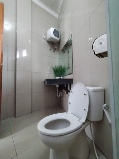 Bathroom 10