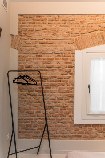 Others 4, Residenza Castei, Mantua